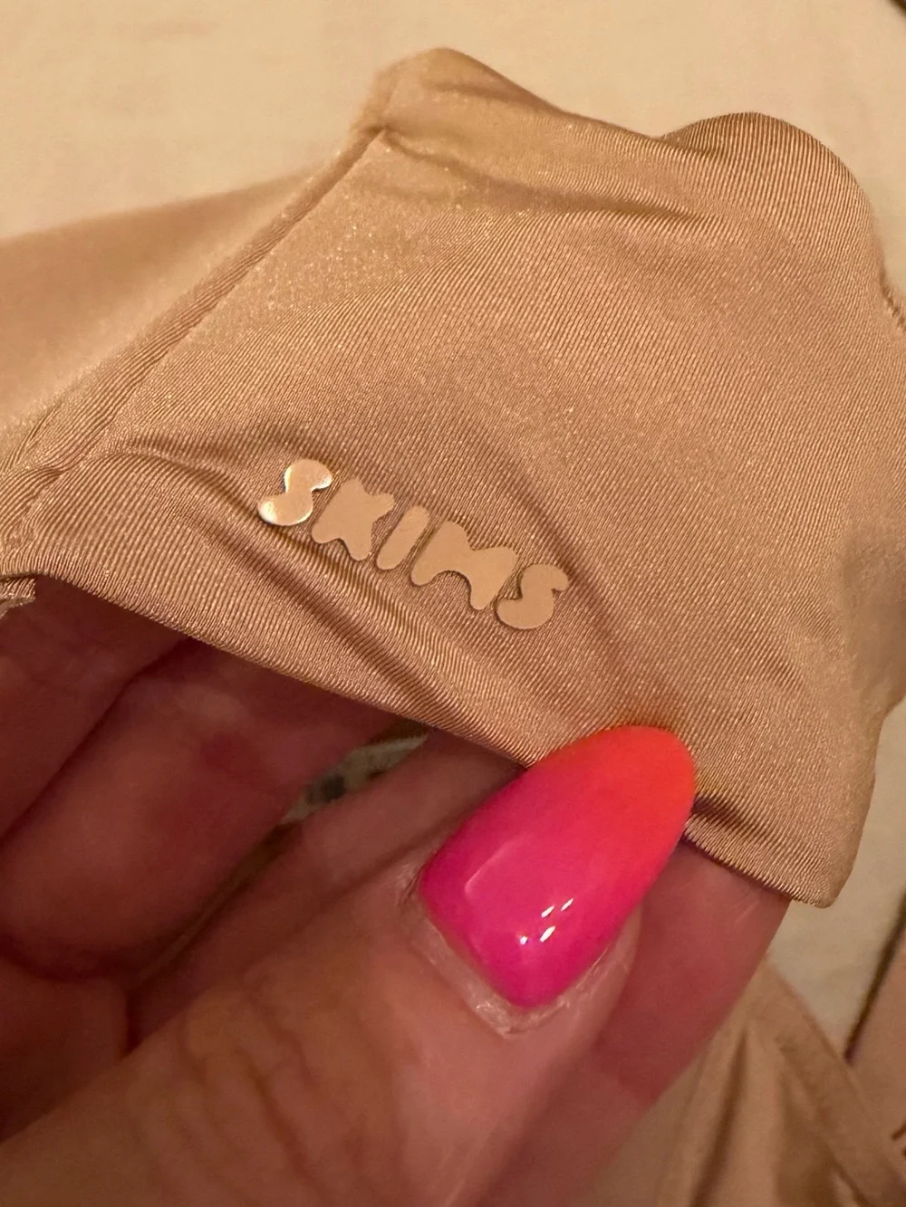 SKIMS Wireless Form T-shirt Bra 32D - Picture 4 of 4